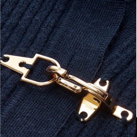 Commense Collared Buckle Ribbed cropped sweater - Picture 3 of 10